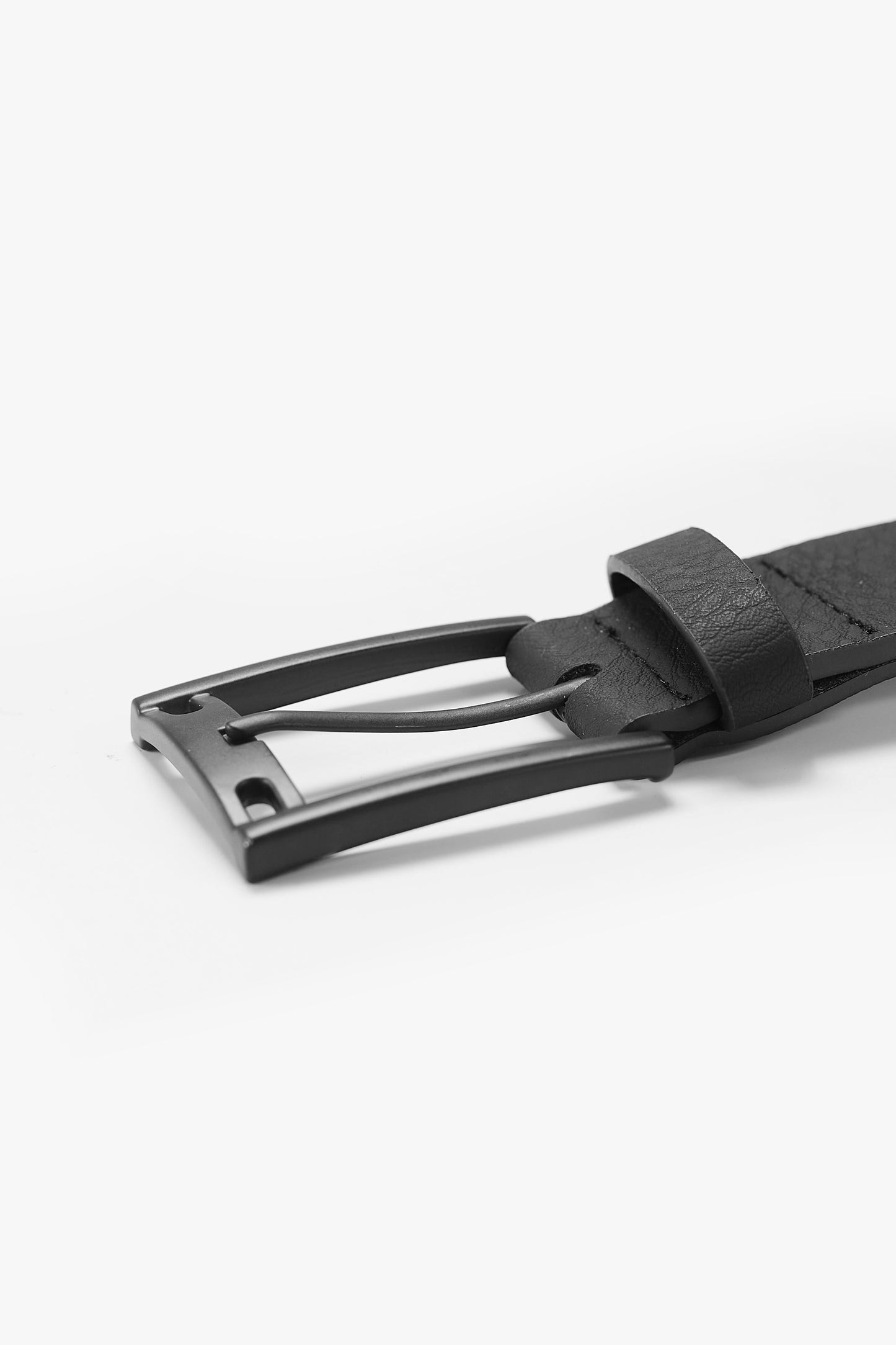 Sustainable Men's Belt by Factory Direct - Eco-Friendly, Durable, and Classic Style